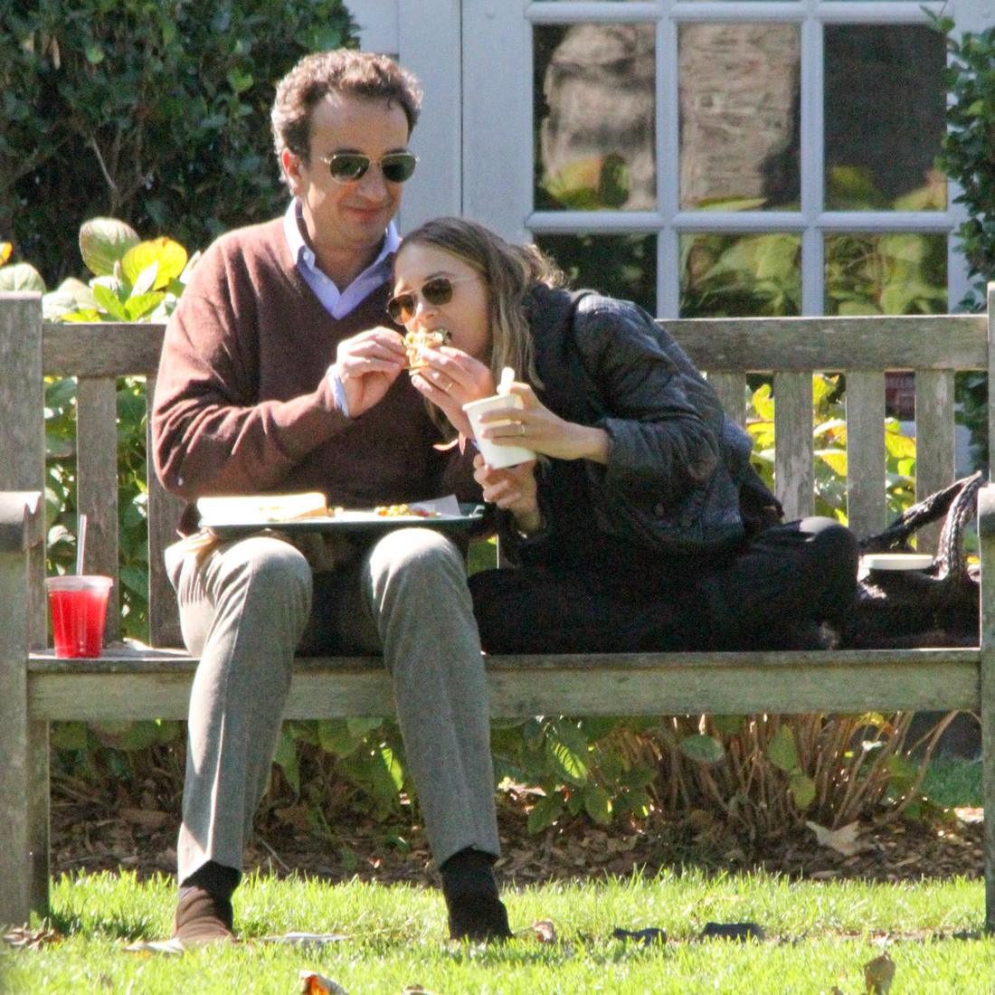 Exclusive - Mary-Kate Olsen and Oliver Sarkozy Spend Some Time in the Hamptons Eating and Smoking